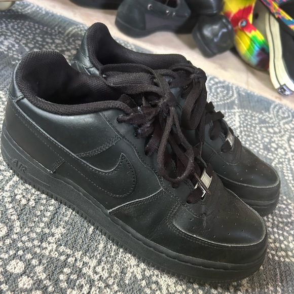 Black Af1s - Picture 2 of 6